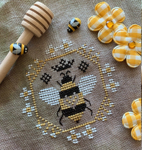 Quirky Quaker Queen Bee - Darling & Whimsy Designs